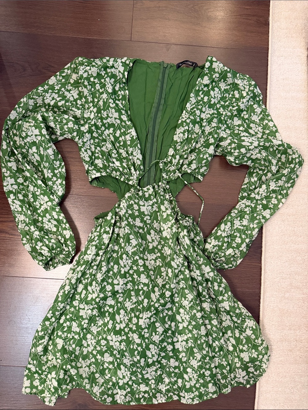 Abercrombie & Fitch Green and White Floral Long-Sleeve Cutout Dress